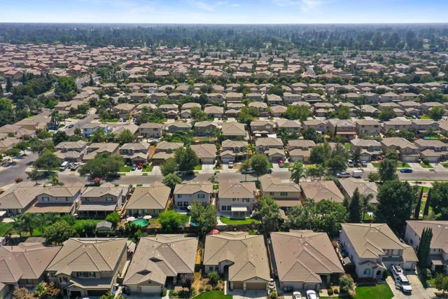 3024 W Elowin Avenue, Visalia, CA 93291