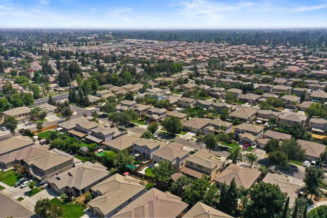 3024 W Elowin Avenue, Visalia, CA 93291