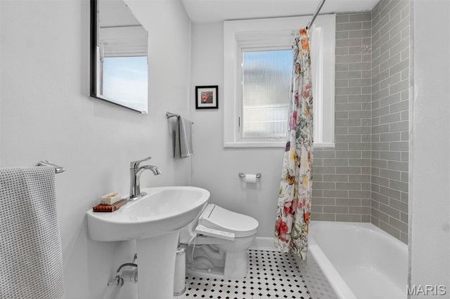 440 Carswold Drive, Clayton, MO 63105