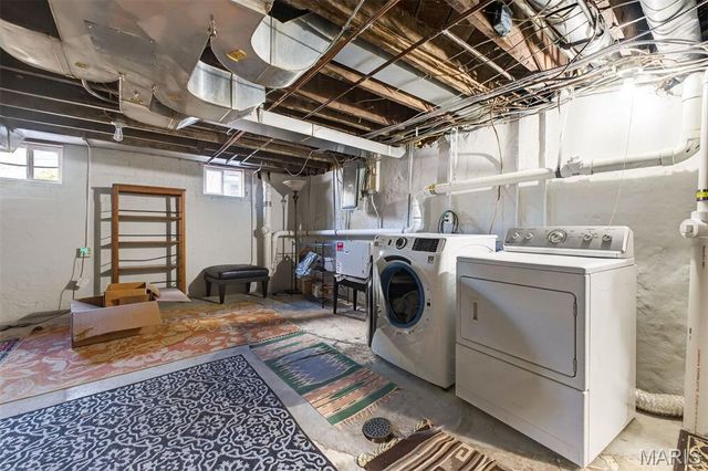 440 Carswold Drive, Clayton, MO 63105