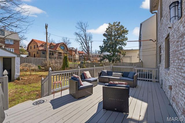 440 Carswold Drive, Clayton, MO 63105