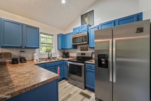 516 Proffitt Rd Unit 1, Gatlinburg, TN 37738