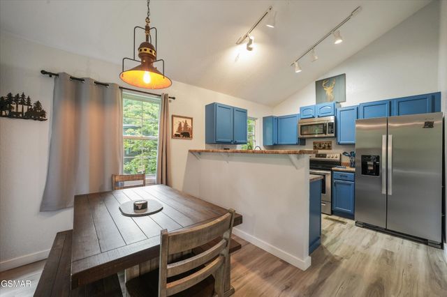 516 Proffitt Rd Unit 1, Gatlinburg, TN 37738
