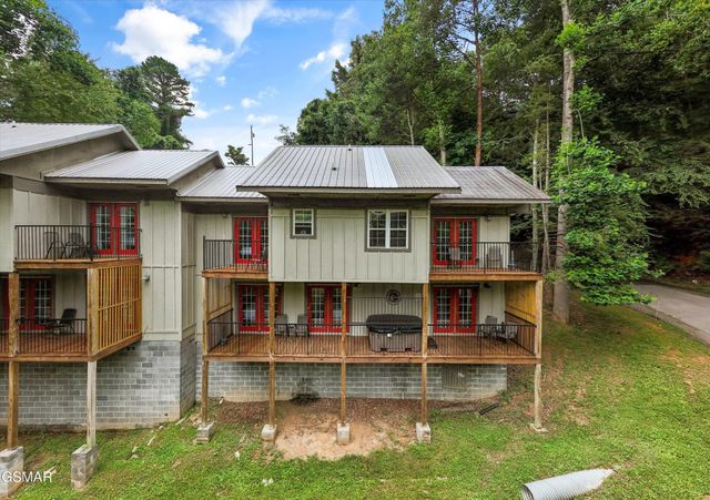 516 Proffitt Rd Unit 1, Gatlinburg, TN 37738