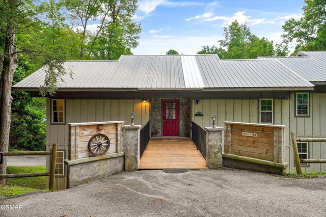 516 Proffitt Rd Unit 1, Gatlinburg, TN 37738