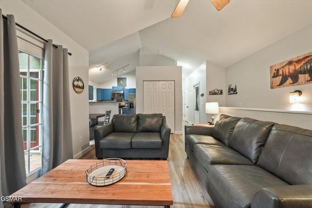 516 Proffitt Rd Unit 1, Gatlinburg, TN 37738