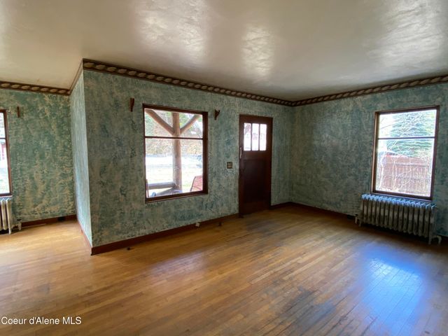 185 King St, Wallace, ID 83873