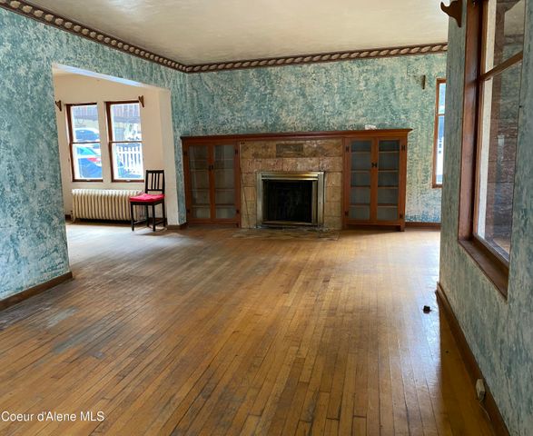 185 King St, Wallace, ID 83873