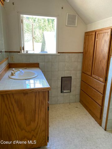 185 King St, Wallace, ID 83873