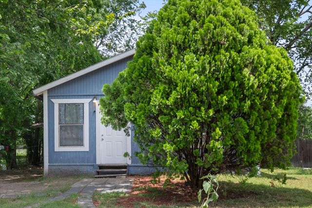 2118 W 12th Avenue, Corsicana, TX 75110