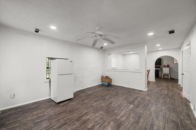 2118 W 12th Avenue, Corsicana, TX 75110