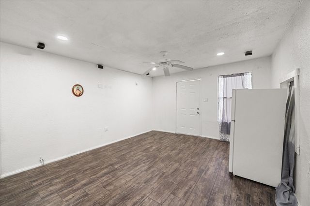 2118 W 12th Avenue, Corsicana, TX 75110