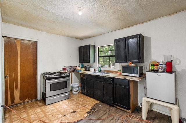 2118 W 12th Avenue, Corsicana, TX 75110