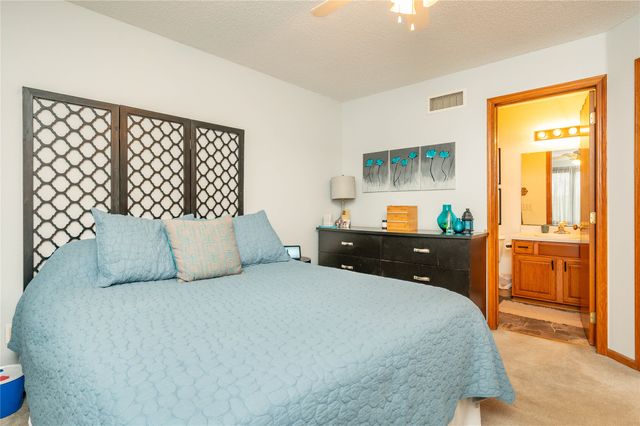 2811 SE 22nd Street 220, Des Moines, IA 50320