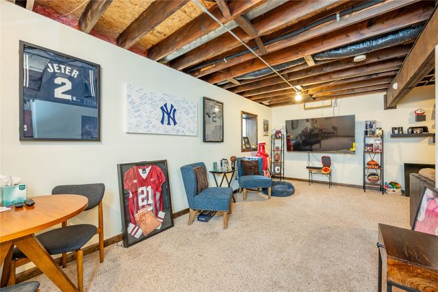 2811 SE 22nd Street 220, Des Moines, IA 50320