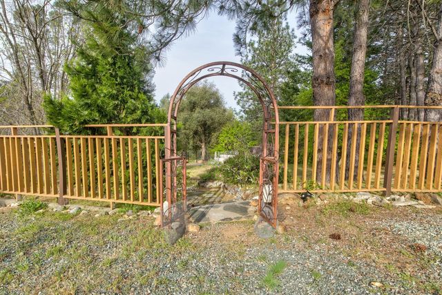 5196 Stagecoach Hill, Mountain Ranch, CA 95246