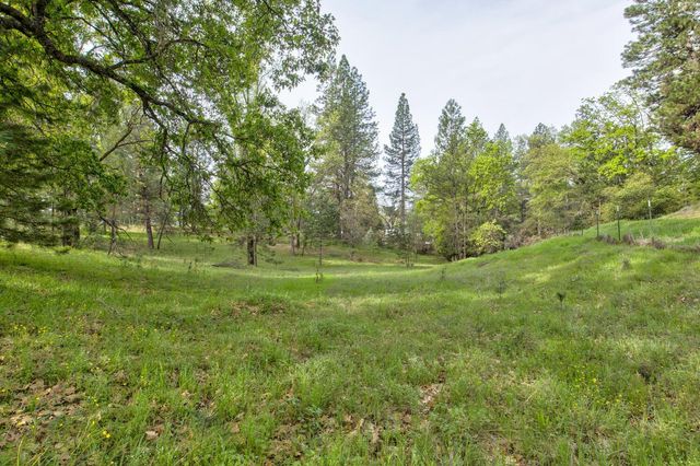 5196 Stagecoach Hill, Mountain Ranch, CA 95246