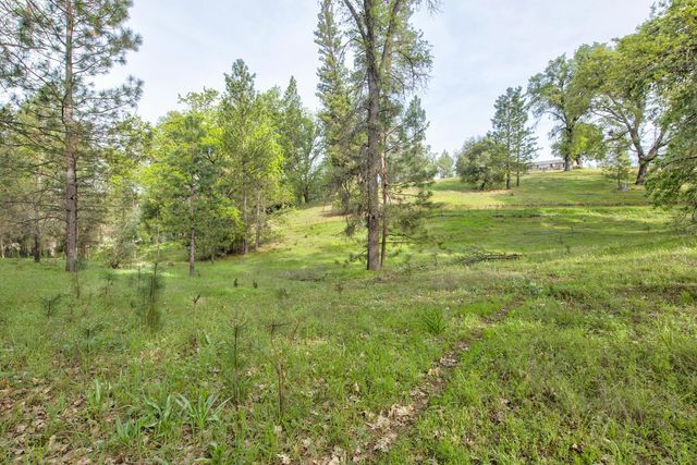 5196 Stagecoach Hill, Mountain Ranch, CA 95246