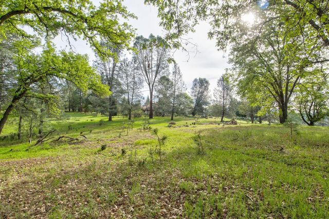 5196 Stagecoach Hill, Mountain Ranch, CA 95246