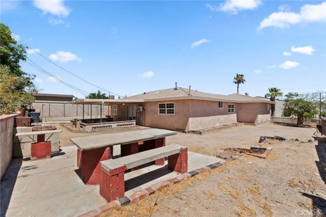 660 E Mountain View Street, Barstow, CA 92311