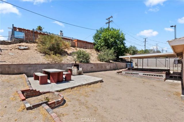 660 E Mountain View Street, Barstow, CA 92311