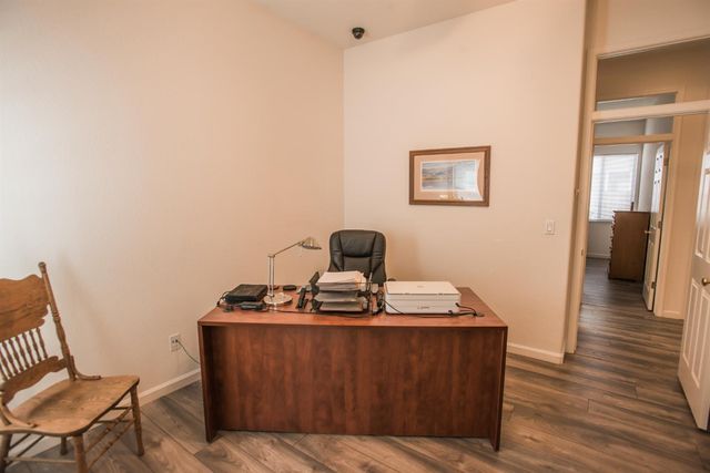 5140 Whisper Oaks Ln, Carmichael, CA 95608