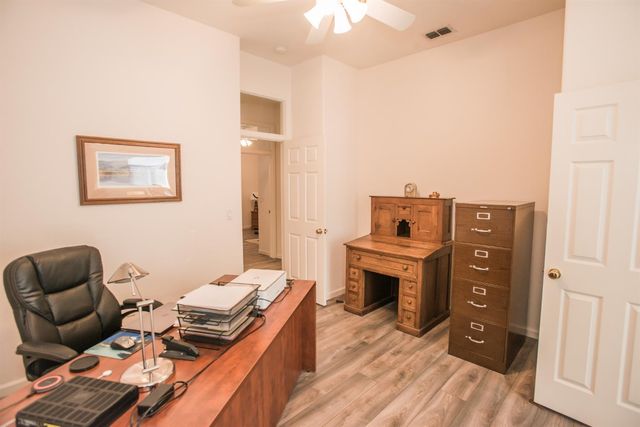 5140 Whisper Oaks Ln, Carmichael, CA 95608