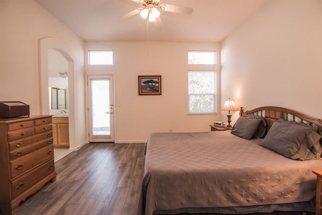 5140 Whisper Oaks Ln, Carmichael, CA 95608