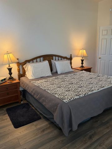 5140 Whisper Oaks Ln, Carmichael, CA 95608