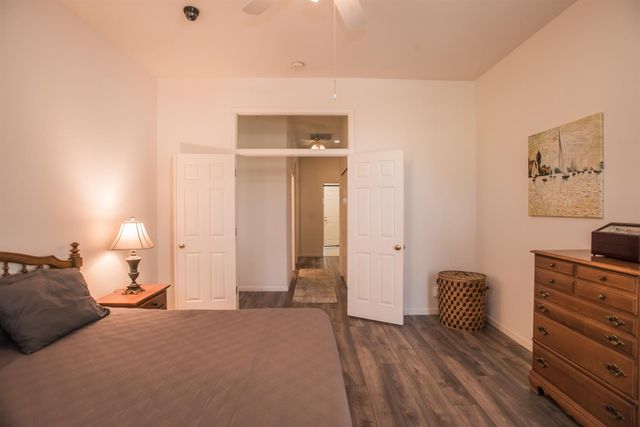 5140 Whisper Oaks Ln, Carmichael, CA 95608