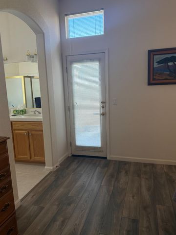 5140 Whisper Oaks Ln, Carmichael, CA 95608