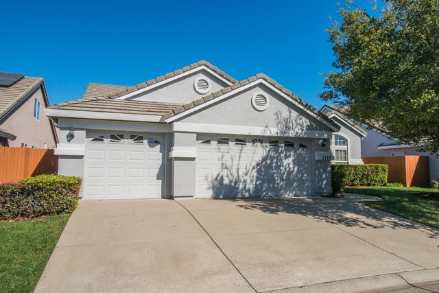 5140 Whisper Oaks Ln, Carmichael, CA 95608