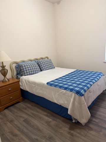 5140 Whisper Oaks Ln, Carmichael, CA 95608