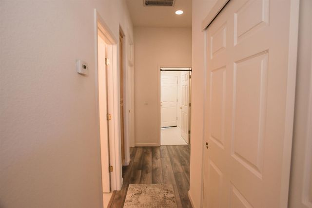 5140 Whisper Oaks Ln, Carmichael, CA 95608