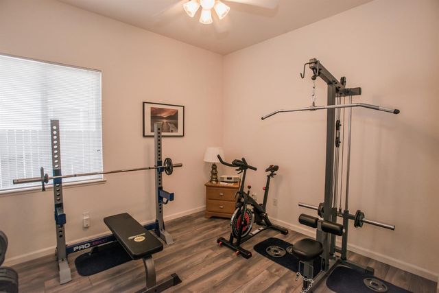 5140 Whisper Oaks Ln, Carmichael, CA 95608