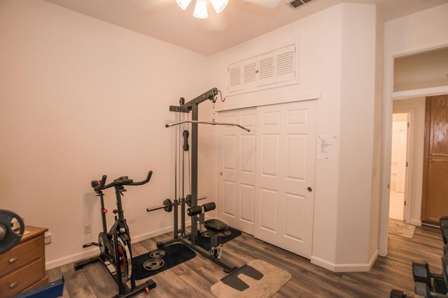 5140 Whisper Oaks Ln, Carmichael, CA 95608