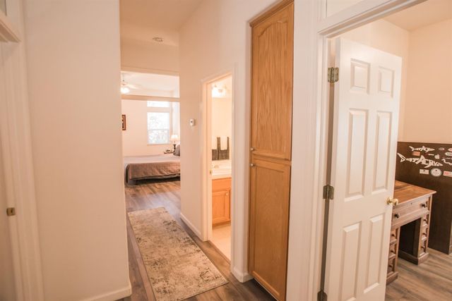 5140 Whisper Oaks Ln, Carmichael, CA 95608