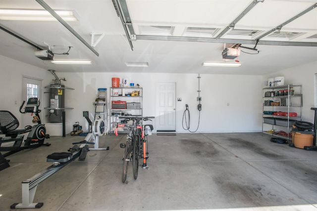 5140 Whisper Oaks Ln, Carmichael, CA 95608