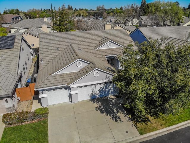 5140 Whisper Oaks Ln, Carmichael, CA 95608