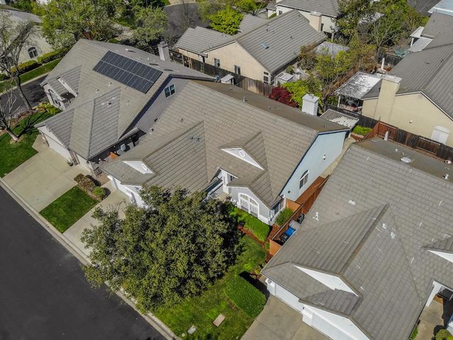 5140 Whisper Oaks Ln, Carmichael, CA 95608