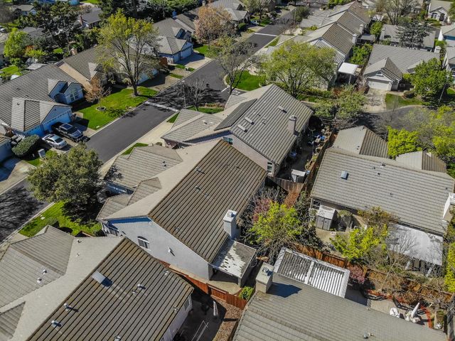 5140 Whisper Oaks Ln, Carmichael, CA 95608