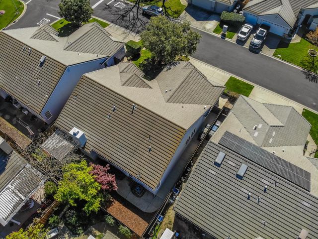 5140 Whisper Oaks Ln, Carmichael, CA 95608