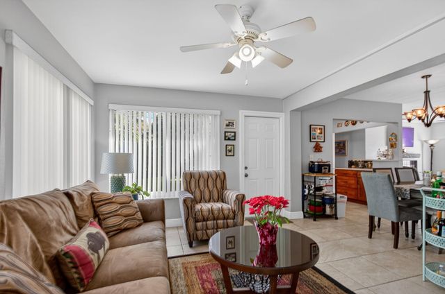 425 SW 10th Street, Pompano Beach, FL 33060