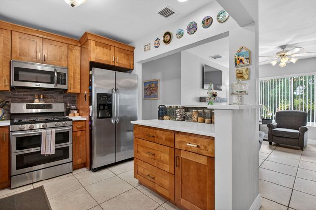 425 SW 10th Street, Pompano Beach, FL 33060