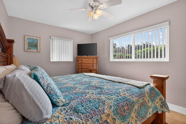 425 SW 10th Street, Pompano Beach, FL 33060