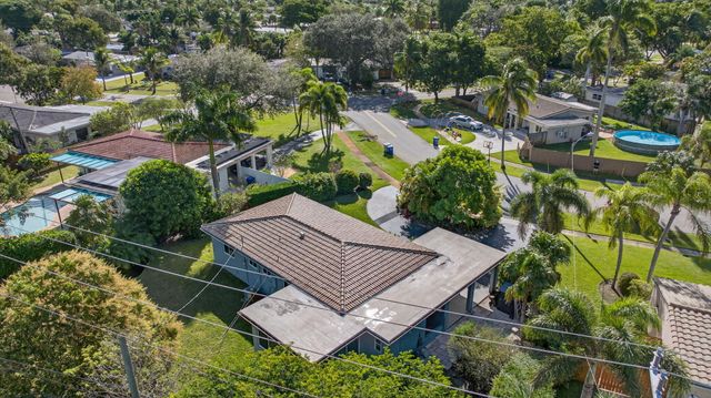 425 SW 10th Street, Pompano Beach, FL 33060