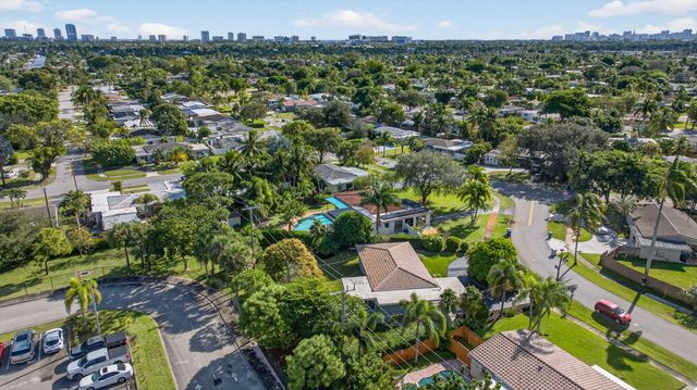 425 SW 10th Street, Pompano Beach, FL 33060