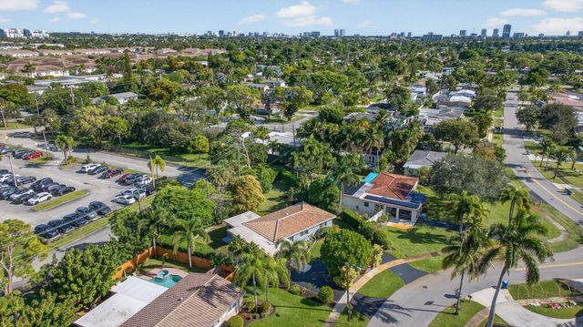 425 SW 10th Street, Pompano Beach, FL 33060