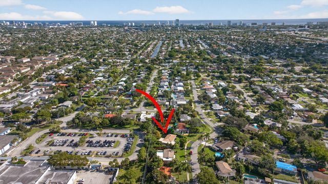 425 SW 10th Street, Pompano Beach, FL 33060