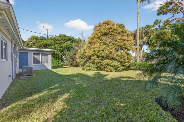 425 SW 10th Street, Pompano Beach, FL 33060